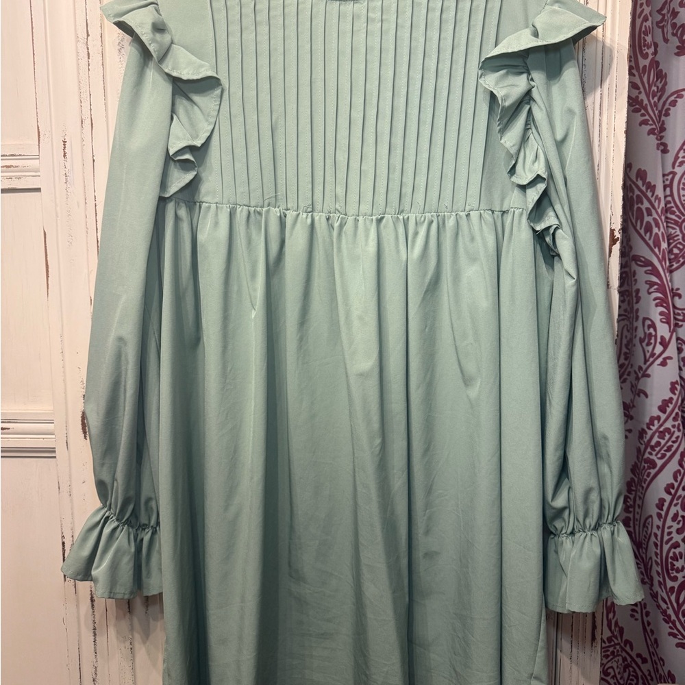 PrettyLittle Thing Women’s 12 Sage Green Ruffle Dress